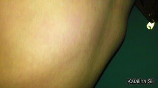 Трахает в подъезде пьяную 18 летнюю красотку после вечеринки и кончает ей в