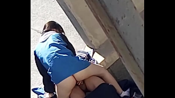 Chinese Couple Is Caught - A young Chinese couple caught fucking in a school - XVIDEO