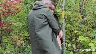 Petite promenade dans les bois qui dégénère !!!! – Ouside fuck