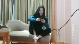 A very good Chinese young woman came out to have sex with a man