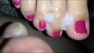 Slowly cum all over wife’s toes closeup and hot