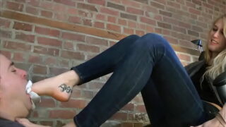 Presley’s Sweaty Feet Challenge – www. .com/8983/14572037