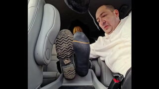 I FOUND A CUTE BLACK GIRL WITH SOME GREAT SMELLY FEET IN KENSINGTON SECTION OF PHILLY KENS