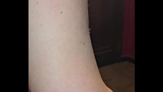 Thick milf with foot fetish cum on toes and foot